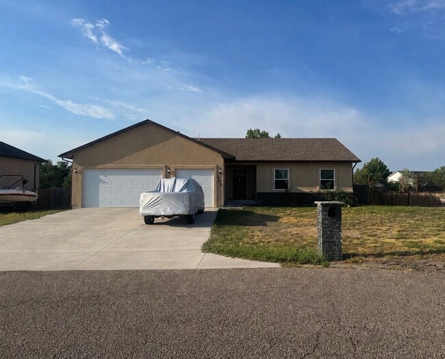 Building Photo - 102 E Arvada Dr