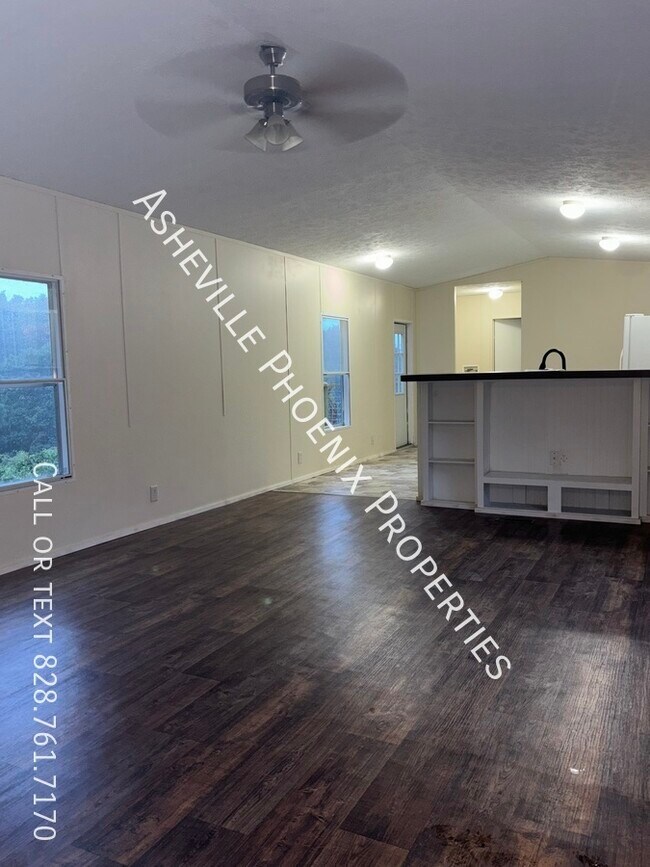 Building Photo - 127 Holt Ridge
