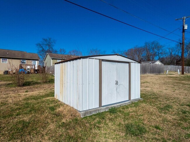 Extra storage - 2731 Carson Ave