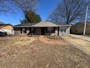 Building Photo - 6360 Greenbriar Dr