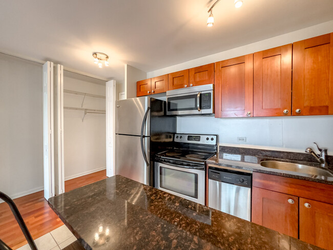 Building Photo - 4180 N Marine Dr