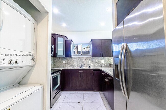 Foto del edificio - 7930 NW 14th Ave