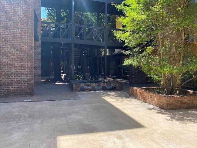 Foto del edificio - 806 W 24th St