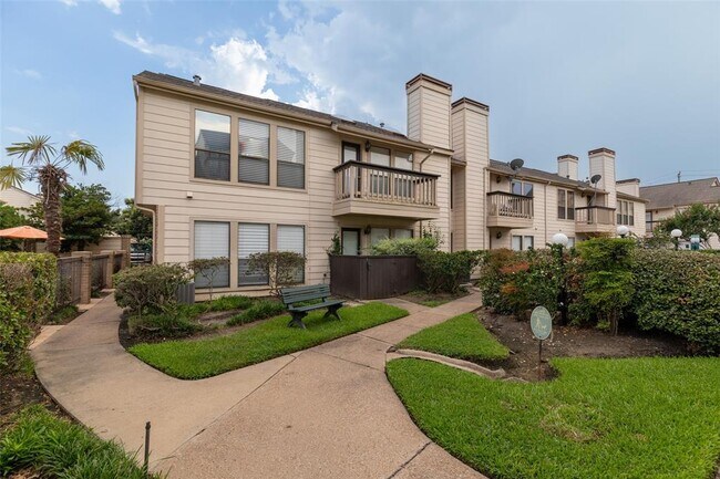 Building Photo - 2277 S Kirkwood Rd