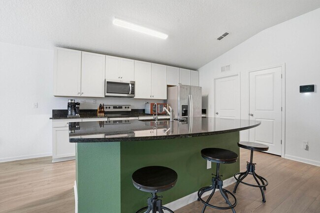 Foto del edificio - 5043 Big Pine Dr