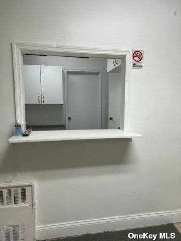 Foto del edificio - 83-30 Vietor Ave