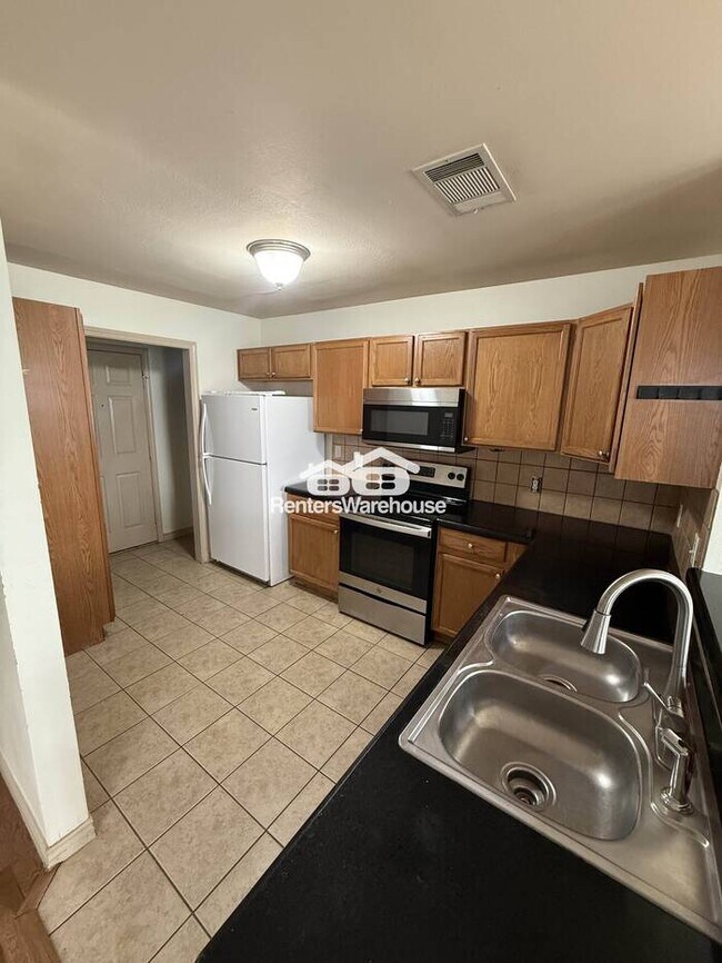 Foto del edificio - Beautiful Townhome in Euless!!