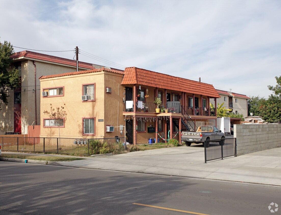 Primary Photo - 14625 Nelson Ave