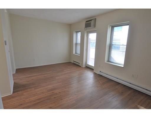 Building Photo - 54 St Germain St