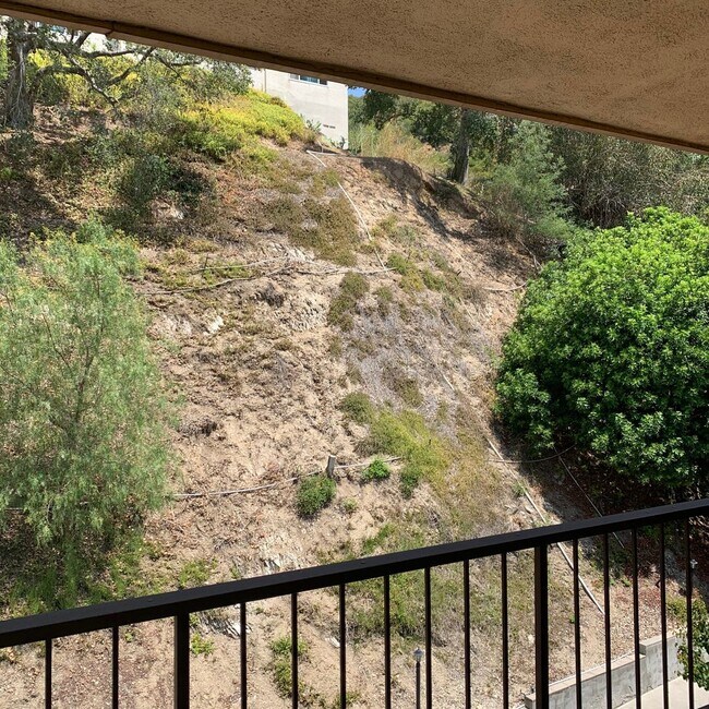 Foto del edificio - 1935 Alpha Rd