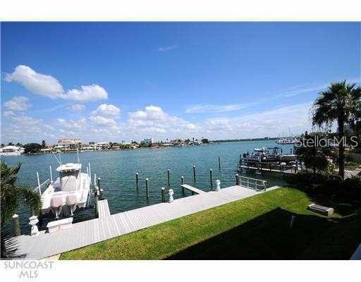 Building Photo - 692 Bayway Blvd