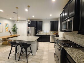 Building Photo - 7035 Coneflower Creek Ct