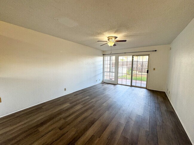Foto del edificio - Available Now. 2BD/2BA/1PKG townhome at Vi...