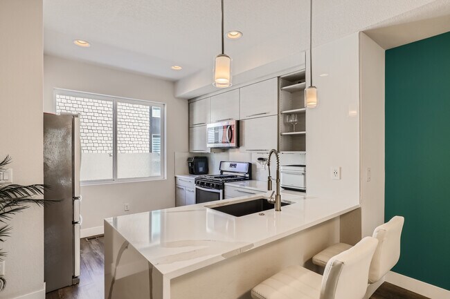 Kitchen - 5563 W 10th Ave