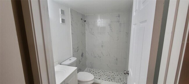 Foto del edificio - 180 Magnolia Woods Ct
