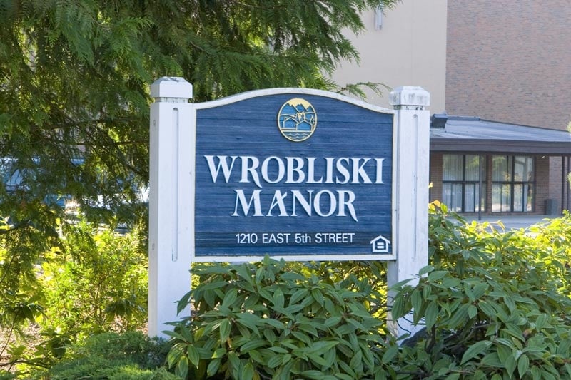 Wrobliski Manor Apartments in Arlington, WA