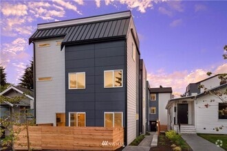 Building Photo - 915 N 103rd St