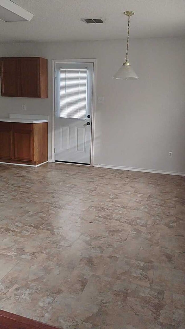 Photo - 1721 Baxter Springs Dr House