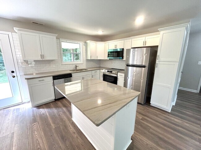Foto del edificio - Beautiful 3 Bedroom Home in North Huntsville!