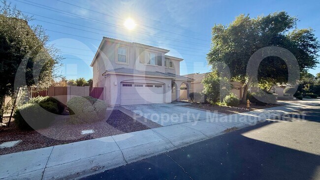 Building Photo - 3231 S Santa Rita Way