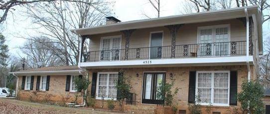 Primary Photo - 4525 N Peachtree Rd
