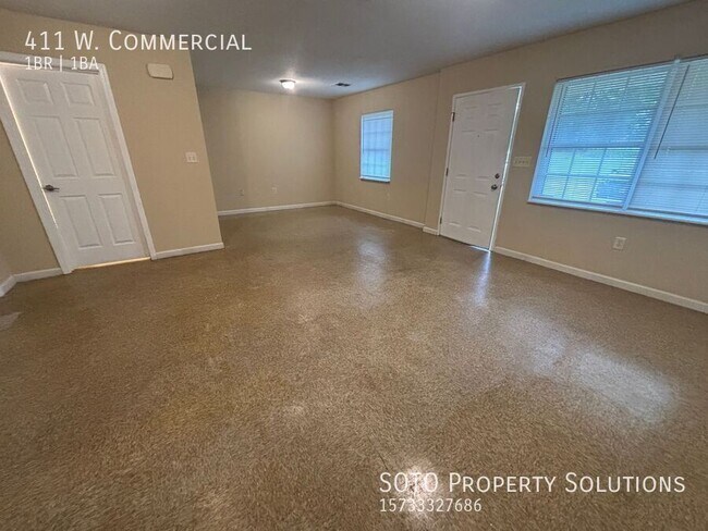 Foto del edificio - 411 W. Commercial-