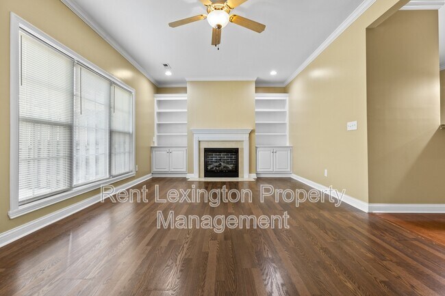 Foto del edificio - 4464 Stuart Hall Blvd