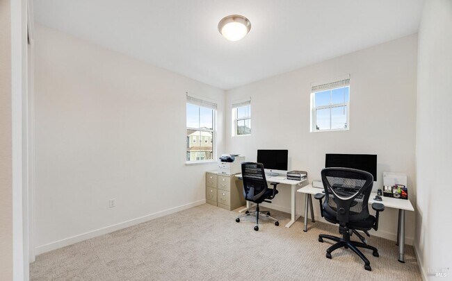 Foto del edificio - 1747 Linden Ln