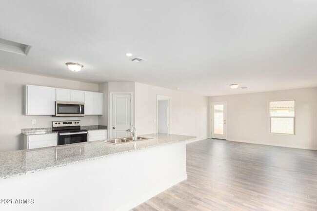 Building Photo - 1084 W Verde Ln