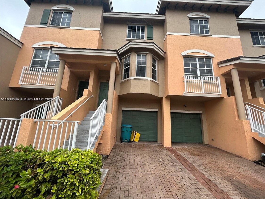 Primary Photo - 1726 6th Ave