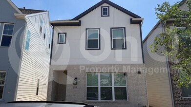 Building Photo - 4348 Henderson Ave