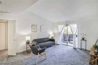 Building Photo - 5055 W Hacienda Ave