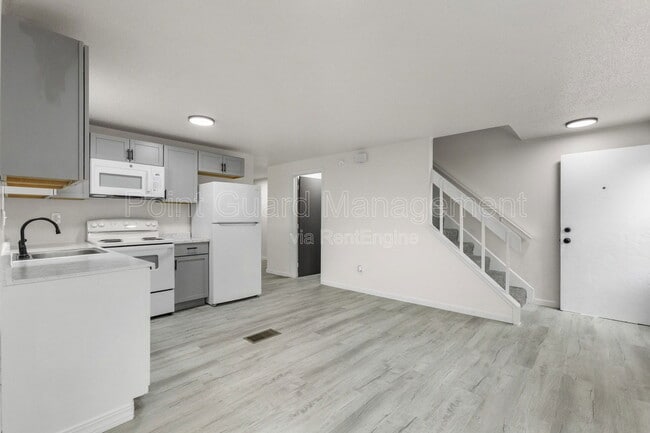 Building Photo - 1812 S Cleveland Ave