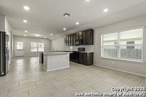 Building Photo - 161 Sambar Main