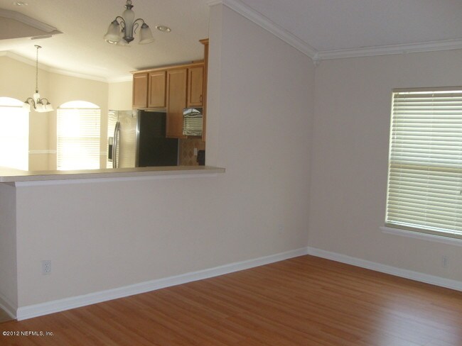 Foto del edificio - 2067 N Cranbrook Ave