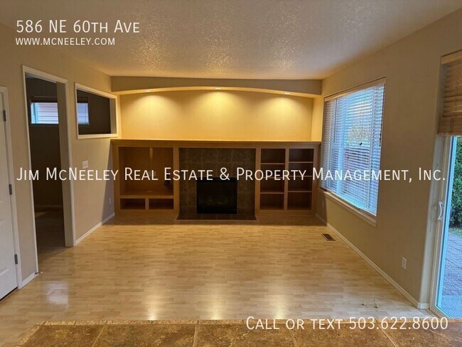 Foto del edificio - 586 NE 60th Ave