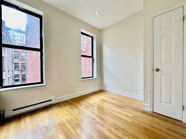 Building Photo - 216 W 108th St