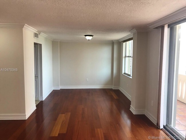 Foto del edificio - 625 Biltmore Way