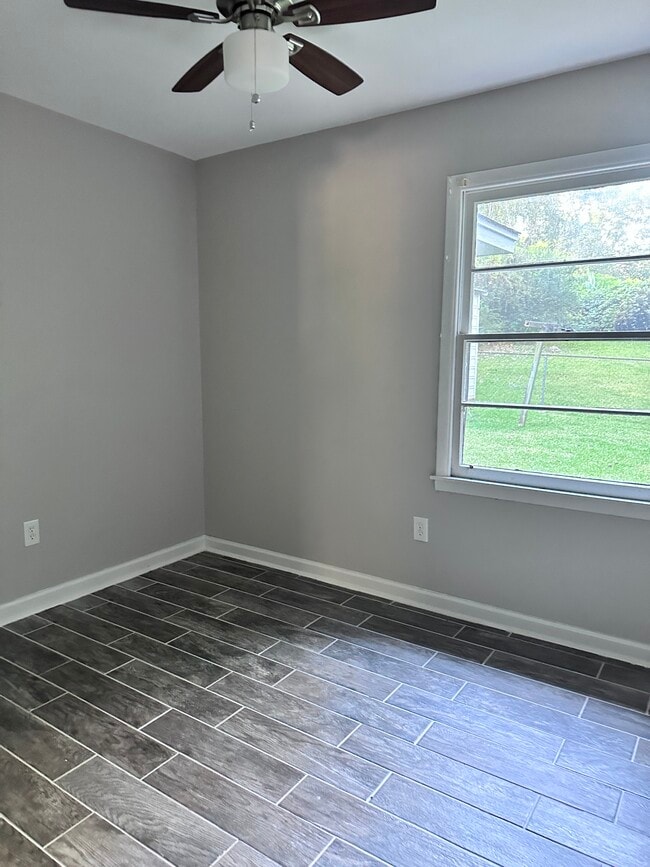 Building Photo - 1664 Yarbrough St