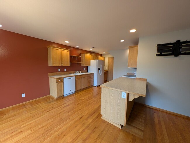 Foto del edificio - A Gardeners Oasis! 3 Bedroom Townhome for ...