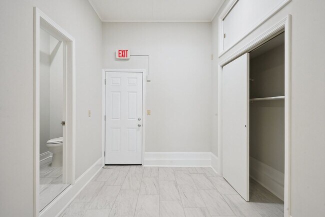Building Photo - 4705 Iberville St
