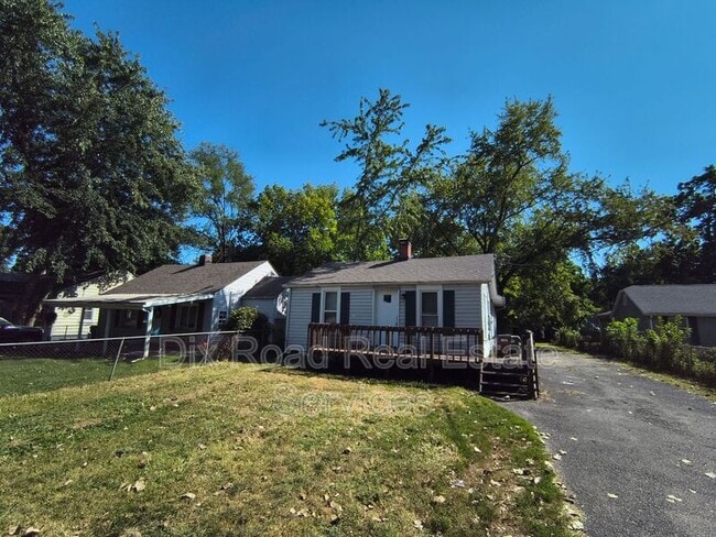Building Photo - 2308 Waneta Ave