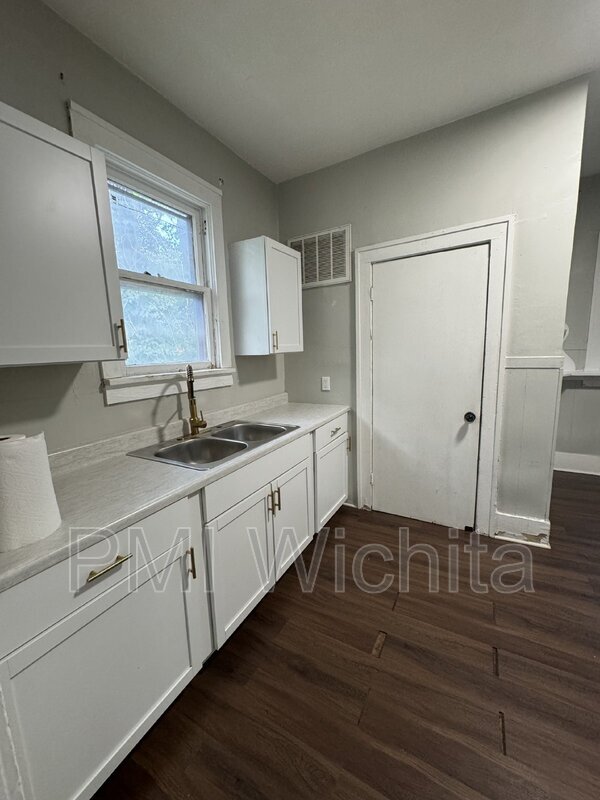 Building Photo - 1527 S Lulu St