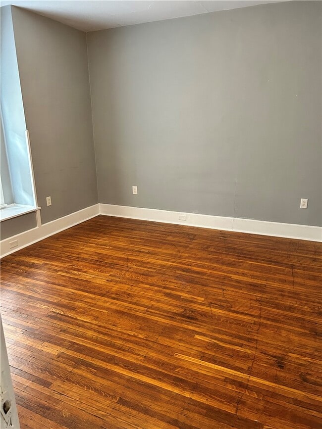 Building Photo - 426 W Clinton St