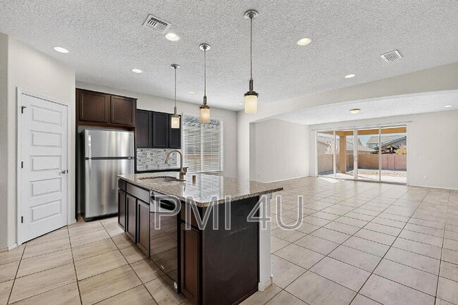 Building Photo - 7110 Overview Rd NE