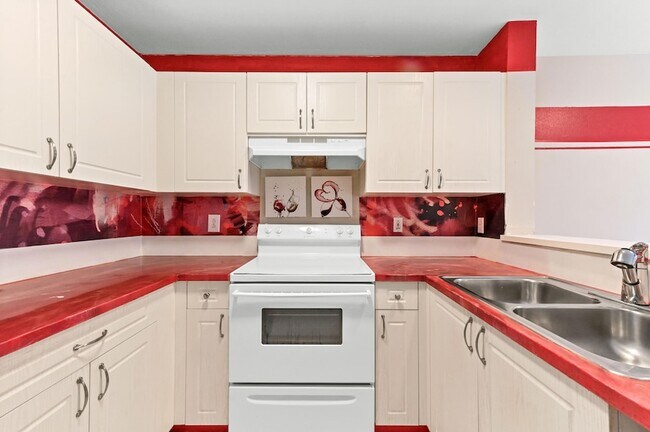 Building Photo - 4791 Via Palm Lakes Via