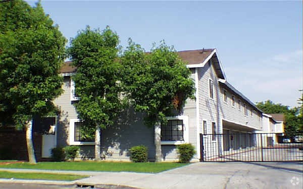 Building Photo - 3622 Cogswell Rd