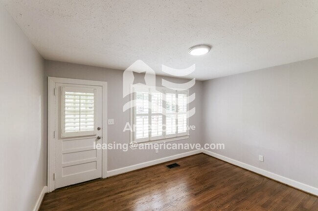 Foto del edificio - 4616 Highpoint Dr