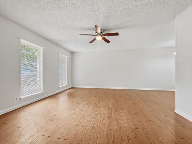 Foto del edificio - 3402 S Oak Dr