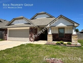 Building Photo - 1111 Magnolia Dr